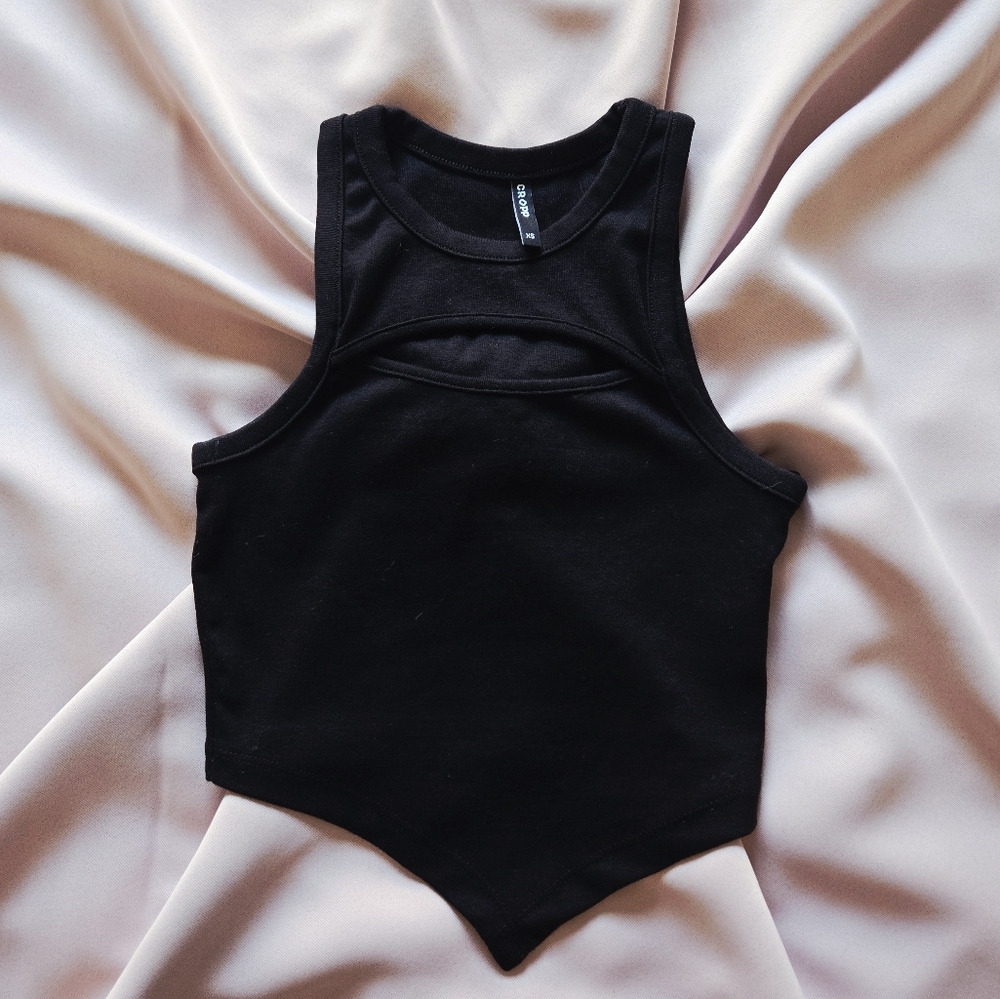 CROPP Black Sleeveless Cutout Crop Top With V Point